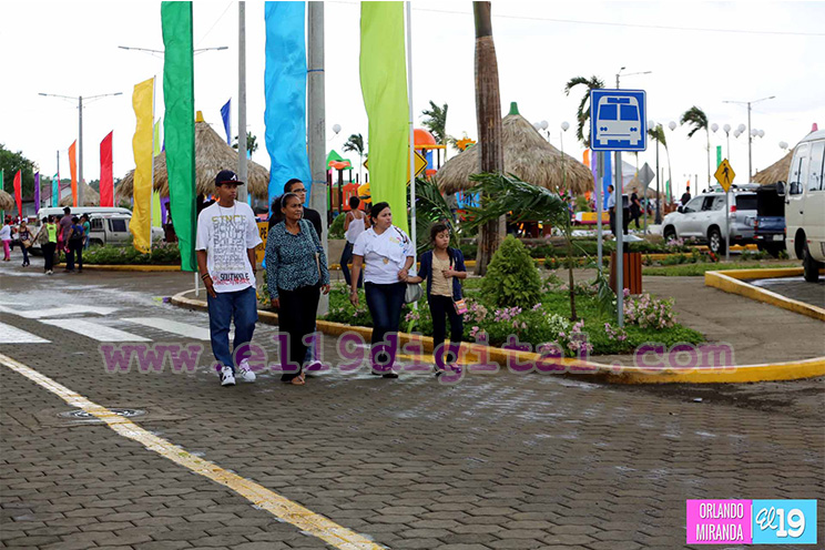 EPN inaugura obra de reconstrucción del Puerto San Jorge