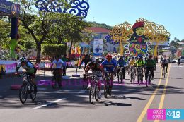 Mañanas deportivas en Avenida de Bolívar a Chávez