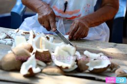 Dulceros granadinos preparados para las festividades marianas