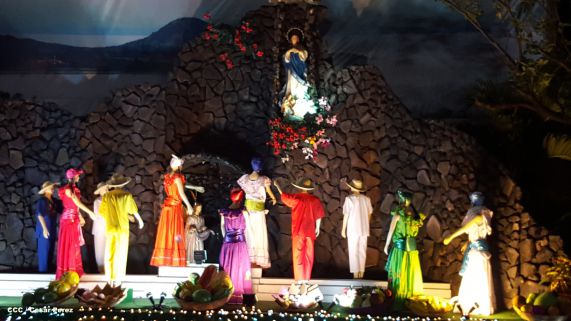 Altares marianos en Avenida de Bolívar a Chávez