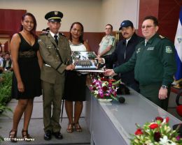 Daniel y Rosario presiden graduación de cadetes del Ejército de Nicaragua
