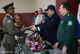 Daniel y Rosario presiden graduación de cadetes del Ejército de Nicaragua