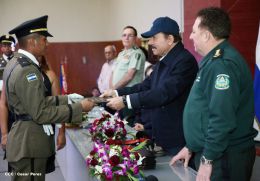 Daniel y Rosario presiden graduación de cadetes del Ejército de Nicaragua