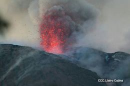 Volcán Momotombo entra en actividad eruptiva tras 110 años de relativa calma