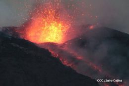 Volcán Momotombo entra en actividad eruptiva tras 110 años de relativa calma