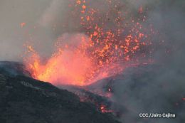Volcán Momotombo entra en actividad eruptiva tras 110 años de relativa calma