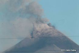 Volcán Momotombo entra en actividad eruptiva tras 110 años de relativa calma