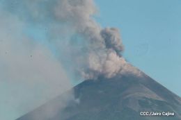 Volcán Momotombo entra en actividad eruptiva tras 110 años de relativa calma