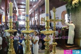 Miles de devotos le cantan con amor a María en la tradicional Lavada de la Plata