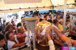 Miles de devotos le cantan con amor a María en la tradicional Lavada de la Plata