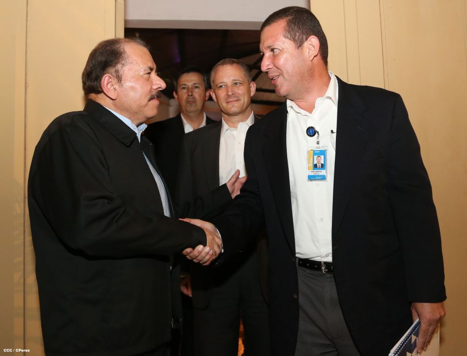 Presidente Daniel se reúne con directivos de Walmart