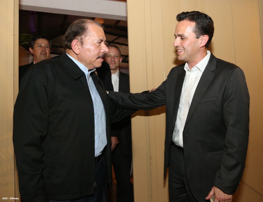 Presidente Daniel se reúne con directivos de Walmart