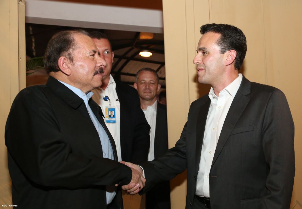 Presidente Daniel se reúne con directivos de Walmart