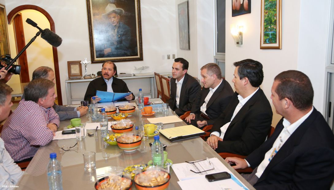 Presidente Daniel se reúne con directivos de Walmart