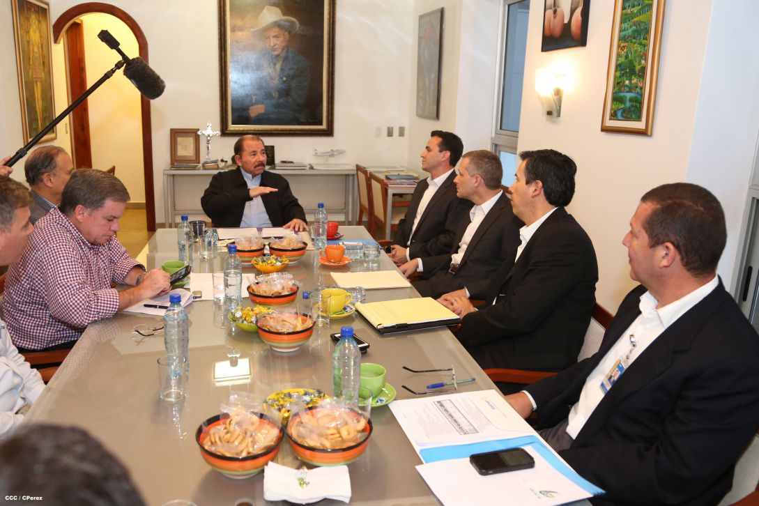 Presidente Daniel se reúne con directivos de Walmart