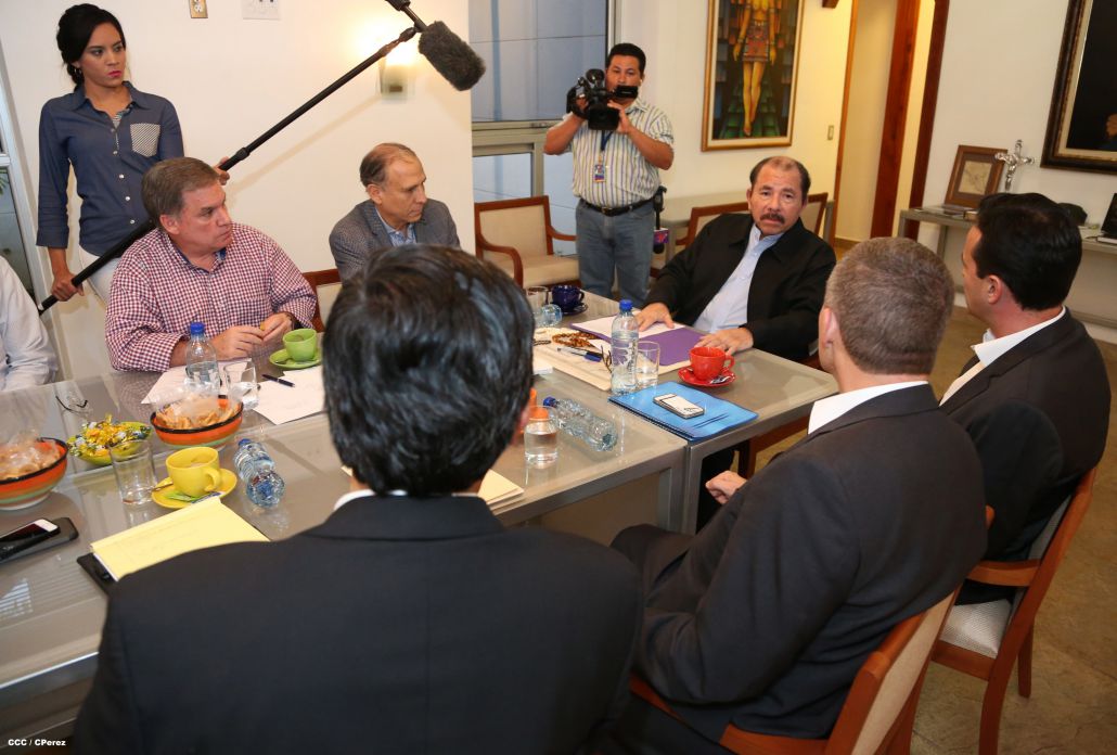 Presidente Daniel se reúne con directivos de Walmart