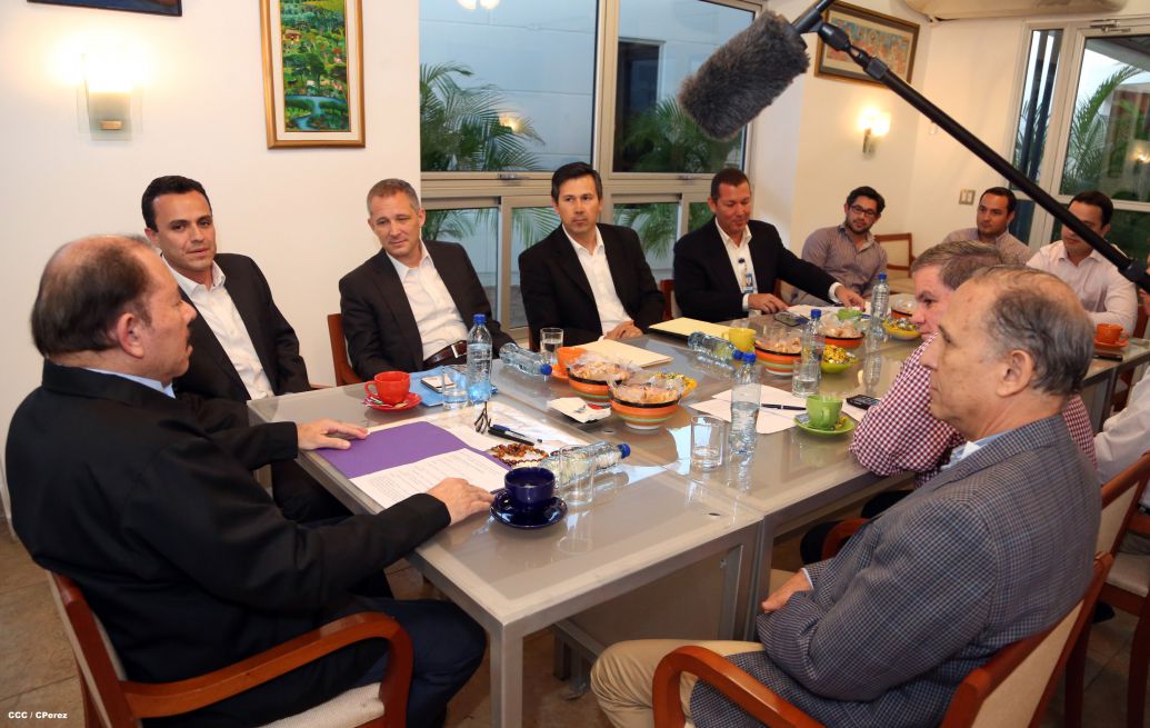 Presidente Daniel se reúne con directivos de Walmart