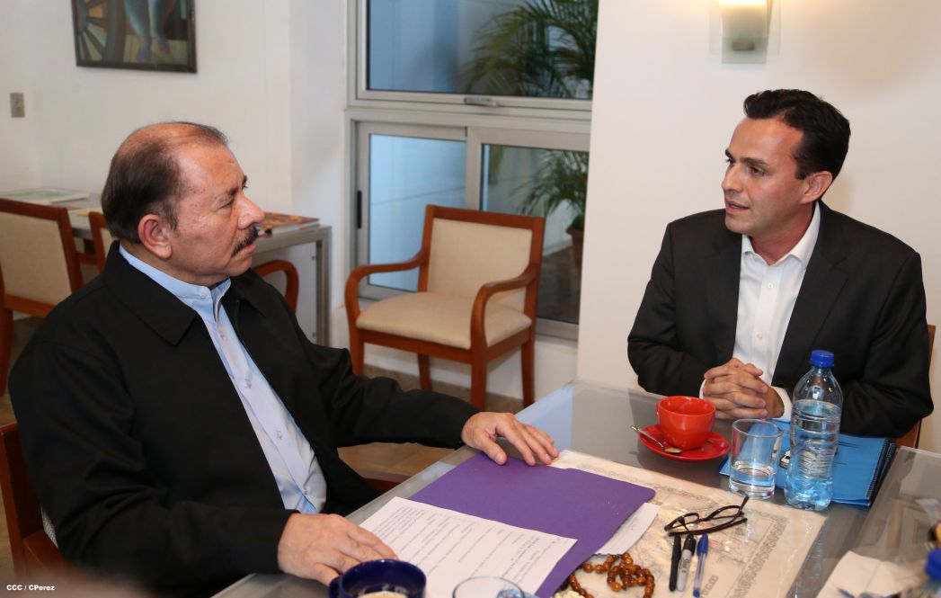 Presidente Daniel se reúne con directivos de Walmart