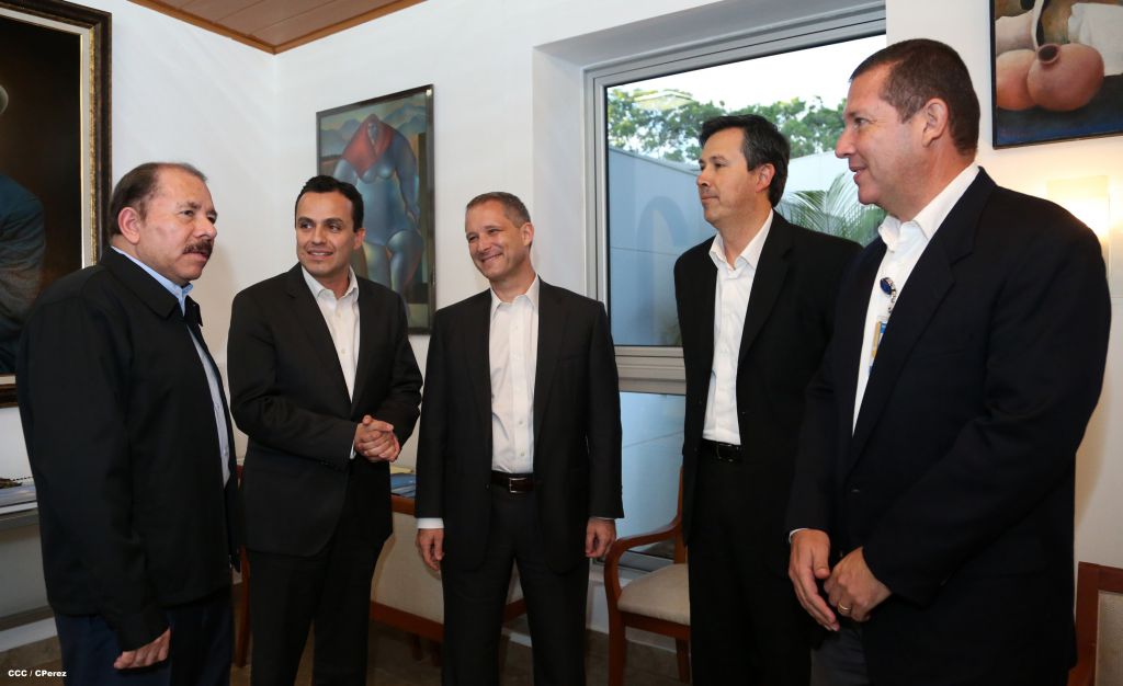 Presidente Daniel se reúne con directivos de Walmart