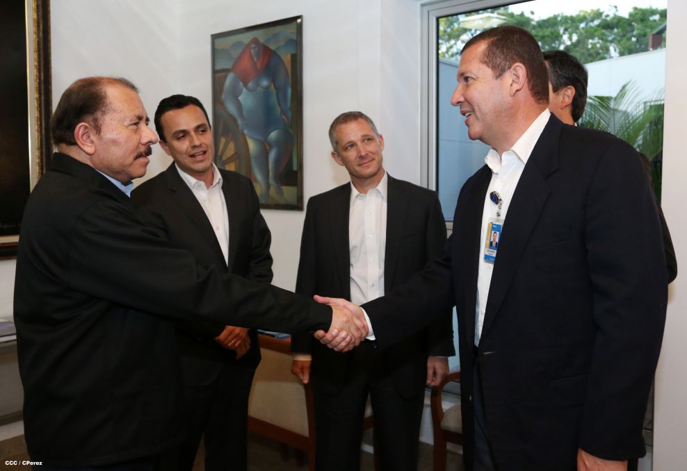 Presidente Daniel se reúne con directivos de Walmart