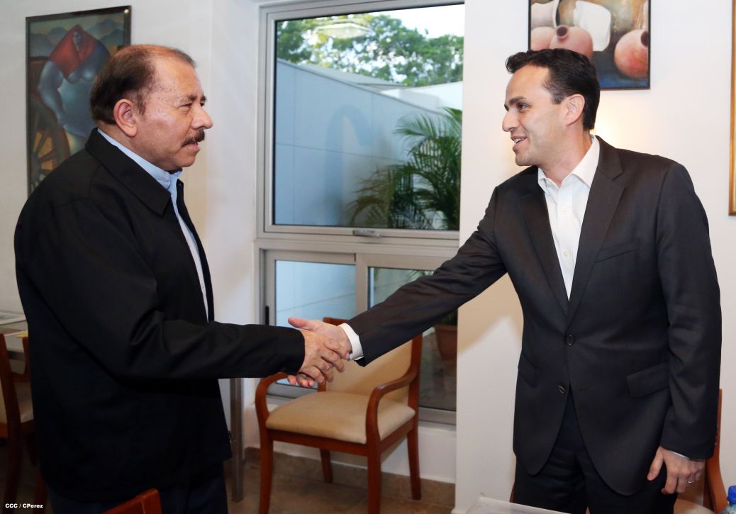 Presidente Daniel se reúne con directivos de Walmart