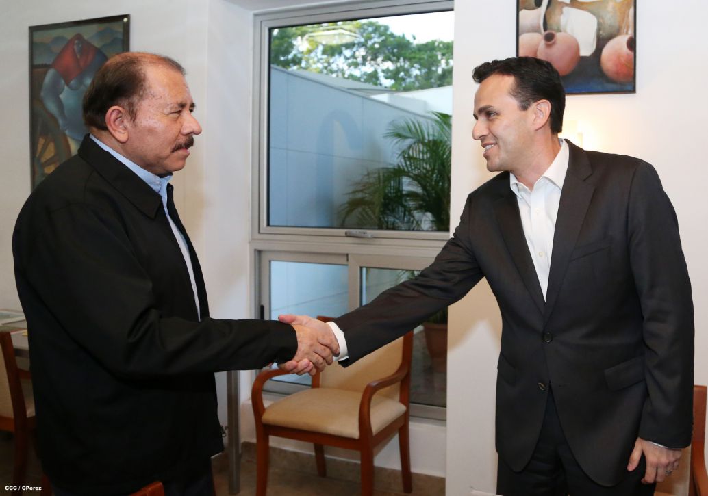 Presidente Daniel se reúne con directivos de Walmart