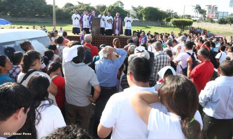 En el inicio del Año de la Misericordia iglesia abre Puerta Santa en Catedral de Managua