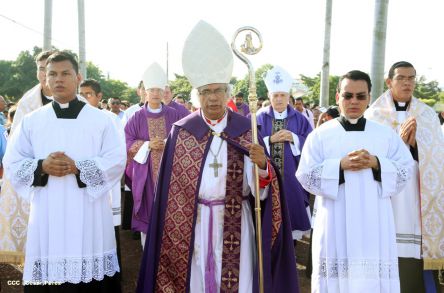 En el inicio del Año de la Misericordia iglesia abre Puerta Santa en Catedral de Managua