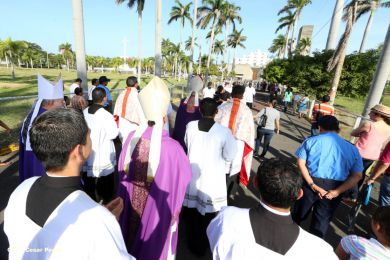En el inicio del Año de la Misericordia iglesia abre Puerta Santa en Catedral de Managua
