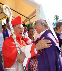 En el inicio del Año de la Misericordia iglesia abre Puerta Santa en Catedral de Managua