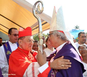 En el inicio del Año de la Misericordia iglesia abre Puerta Santa en Catedral de Managua