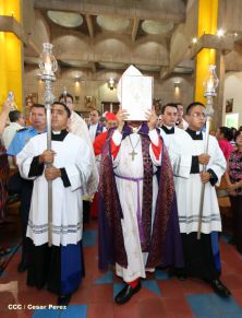 En el inicio del Año de la Misericordia iglesia abre Puerta Santa en Catedral de Managua