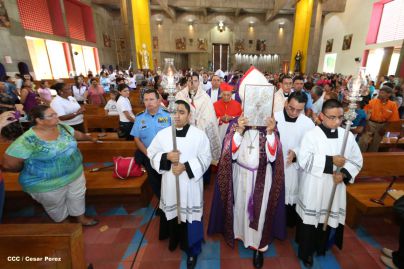 En el inicio del Año de la Misericordia iglesia abre Puerta Santa en Catedral de Managua