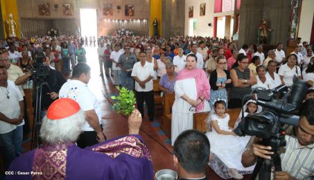 En el inicio del Año de la Misericordia iglesia abre Puerta Santa en Catedral de Managua