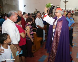 En el inicio del Año de la Misericordia iglesia abre Puerta Santa en Catedral de Managua