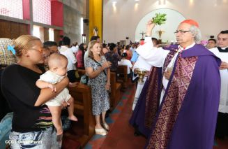 En el inicio del Año de la Misericordia iglesia abre Puerta Santa en Catedral de Managua