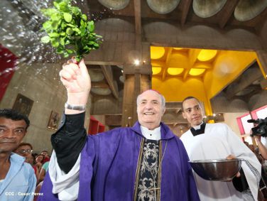 En el inicio del Año de la Misericordia iglesia abre Puerta Santa en Catedral de Managua