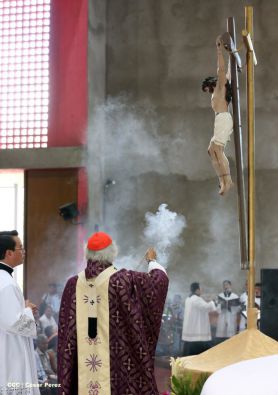 En el inicio del Año de la Misericordia iglesia abre Puerta Santa en Catedral de Managua