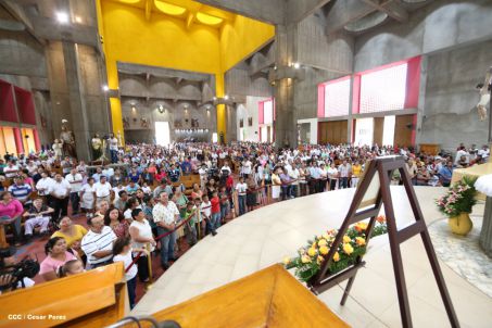 En el inicio del Año de la Misericordia iglesia abre Puerta Santa en Catedral de Managua