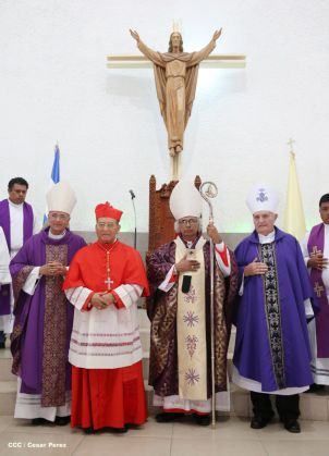 En el inicio del Año de la Misericordia iglesia abre Puerta Santa en Catedral de Managua