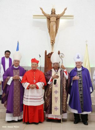 En el inicio del Año de la Misericordia iglesia abre Puerta Santa en Catedral de Managua