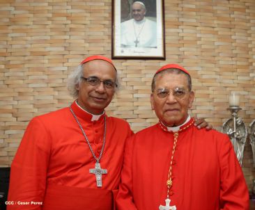 En el inicio del Año de la Misericordia iglesia abre Puerta Santa en Catedral de Managua