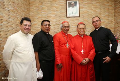 En el inicio del Año de la Misericordia iglesia abre Puerta Santa en Catedral de Managua