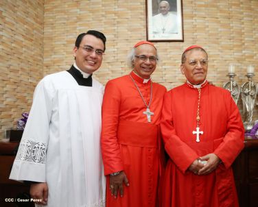 En el inicio del Año de la Misericordia iglesia abre Puerta Santa en Catedral de Managua