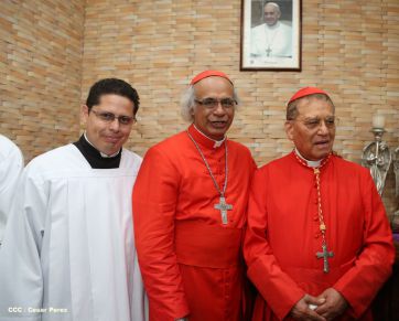 En el inicio del Año de la Misericordia iglesia abre Puerta Santa en Catedral de Managua