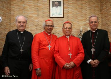 En el inicio del Año de la Misericordia iglesia abre Puerta Santa en Catedral de Managua