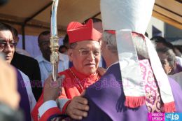 En el inicio del Año de la Misericordia iglesia abre Puerta Santa en Catedral de Managua
