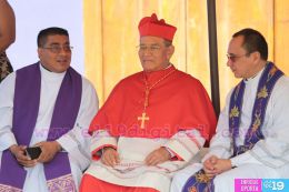 En el inicio del Año de la Misericordia iglesia abre Puerta Santa en Catedral de Managua