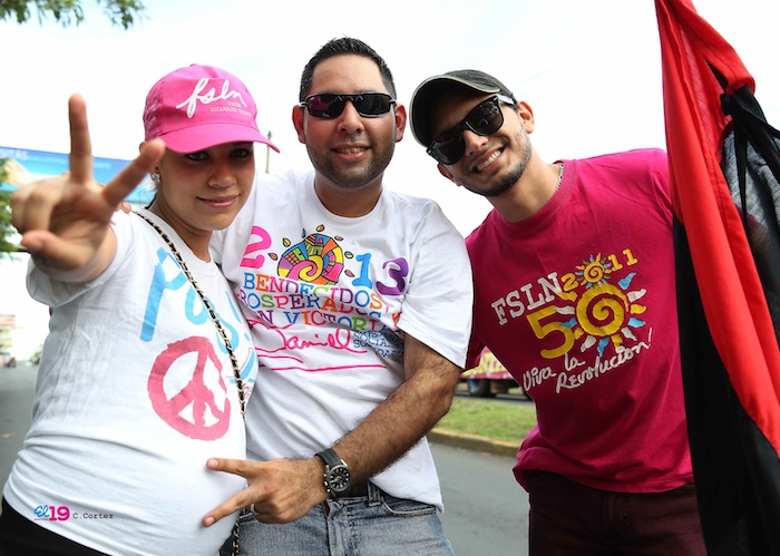 Miles acompañan a Daniel y Rosario en Repliegue 2013