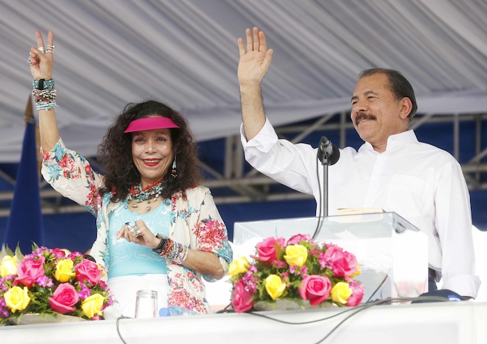 Miles acompañan a Daniel y Rosario en Repliegue 2013